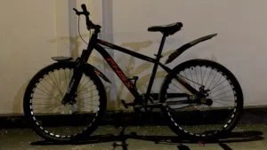 للبيع دراجه هوائية FHSX مقاس 26 بحاله شبه جديده