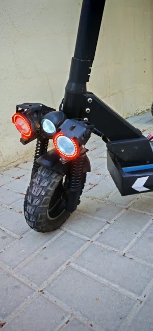 Electric Scooter Foldable 25–30 KM Range Charger Included