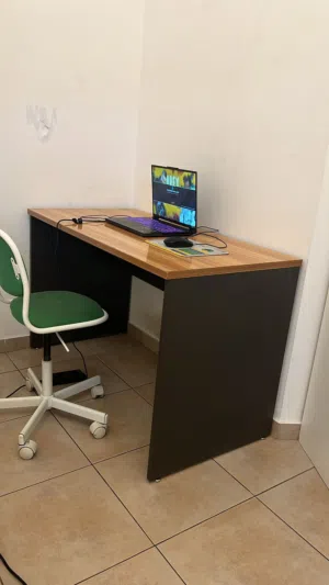 Desk & Chair مكتب وكرسي