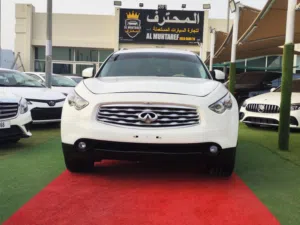 Used Infiniti FX35 in Sharjah
