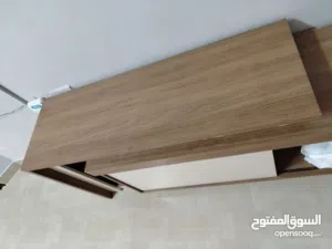 للبيع طاوله تلفزيون جديده وغير مستخدمه