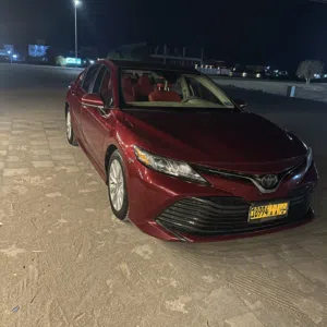 كامري للبيع موديل LE 2019 عنابي ملكي