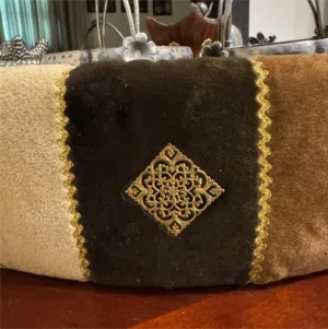 صينية " حامل ضيافة " تقديم من القماش المخمل الفاخرة – صناعة يدوية  سعودية – مقاس كبير 66 سم