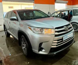 Used Toyota Highlander in Tripoli