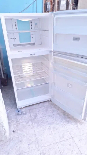 بيع ثلاجه توشيبا 22 قدم حاله ممتازه جدا مع التوصيل والكفاده