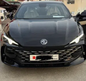 MG 7 - 1.5T Jet Black - Sleek fastback