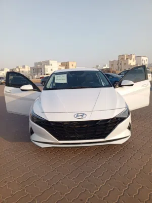 Like-New 2022 Hyundai Elantra SEL – Great on Gas & Features!