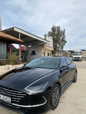 هيونداي سوناتا GLS Plus 2022 هايبرد كوبيه مرخصة مع تقنية حديثة وداخل بني