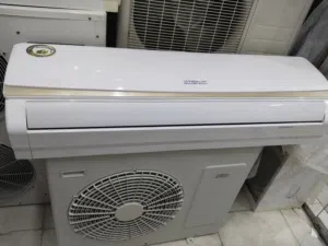 AC 2.5 ton for sale good condition and good working