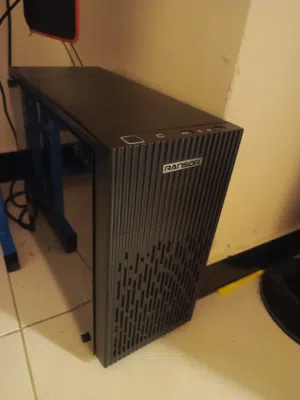 للبيع جهاز Dell ريترو ، مناسب للدراسة و الأعمال الخفيفة