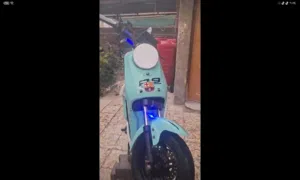 ار9 شحن نضيفه بس مابيه بطاريات سعرها 300 وبيه مجال