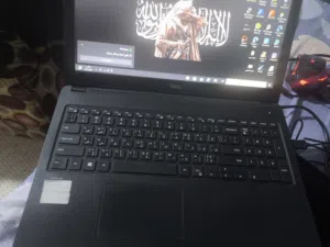 لابتوب  نوع DELL هو وملحقاته شاحنه وماوس ومارس باد بي مجال
