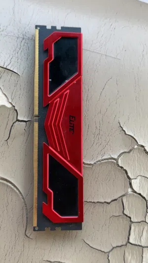 رامات بي سي ( كمبيوتر ) DDR4 3200 8g ram للبيع