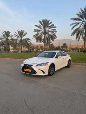 Used Lexus ES in Muscat
