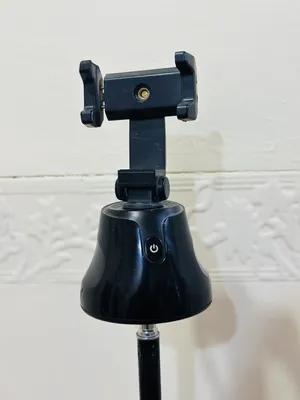 Accessories and equipment . Tripod . Used0