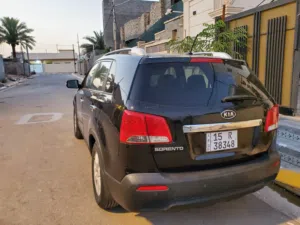 كيا سورنتو موديل 2012 نظيفه
