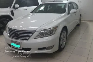 للبيع لكزس LS460 لارج