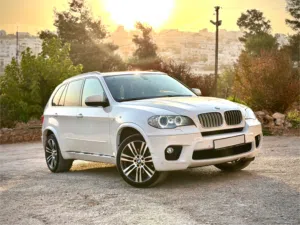X5 4.0D 2012 يد أولى،على وضع الشركة