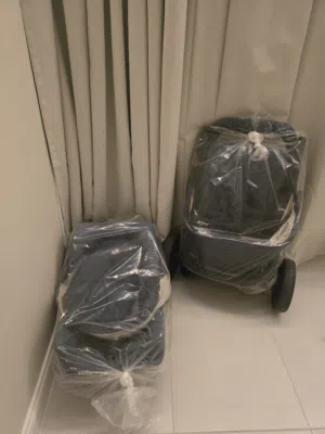 Joie Stroller and Car Seat (Like New) عربة أطفال ومقعد سيارة ماركة جوي نظيف جدًا
