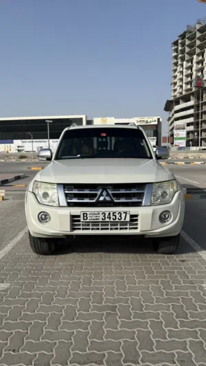 Mitsubishi Pajero GLS 2014  GCC Specs Well Maintained