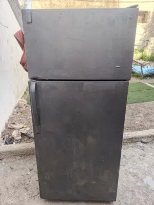 ثلاجه شغاله للبيع