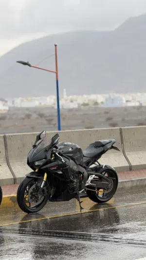 Cbr1000rr 2017  سي بي ار 1000  للبيع