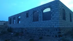 180 m2 5 Bedrooms Townhouse for Sale in Taiz Other
