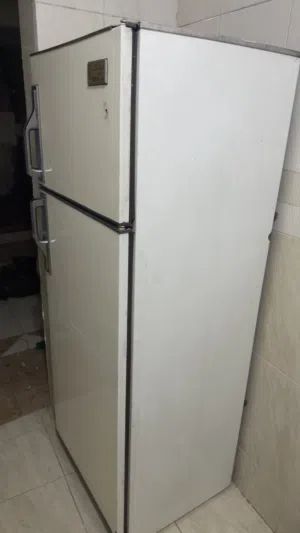 ثلاجه كيريازي نظيفه جدا
