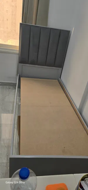 سرير نوم للبيع