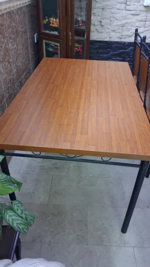 ميز خشب مع 6 كراسي