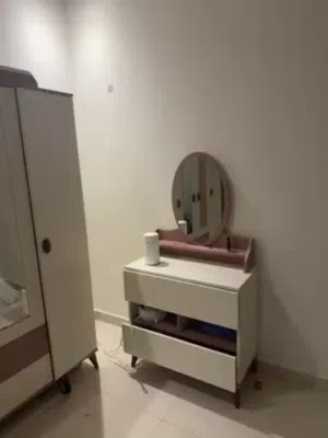 دولاب ملابس من اربع ابواب وتسريحه