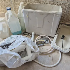 مجموعة أدوات صحية بحالة جيدة
