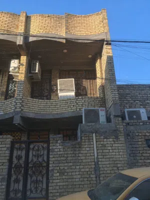 نصف قطعة للبيع  المساحة: 72 متر