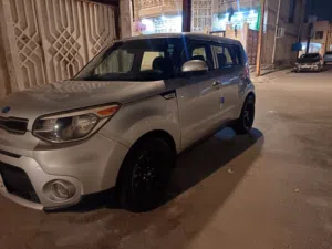 كيا صول مديل 17 أمريكي سياره حادث بنيد ومدكر أمامي واشوي من الدير الخلفي صبغ