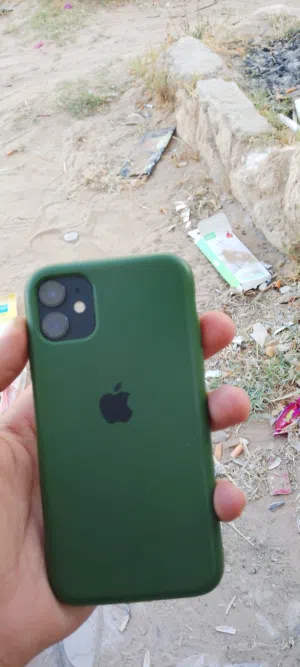 Apple iPhone 11 64 GB in Tripoli