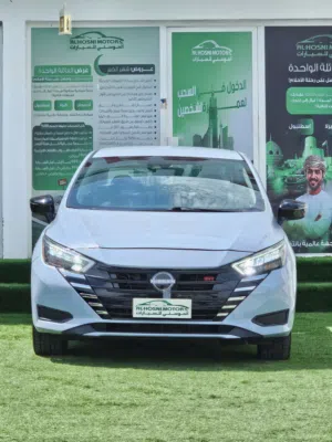 نيسان فيرسا  SR موديل 2023 وارد امريكي بحادث جداً بسيط وممشى قليل السياره شامل عروض رمضان لاتفوتها..
