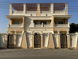 عرض 3 فلل للبيع تطل على البحر ومنتزه الصنقر