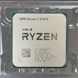 AMD RYZEN 7 3700X بحالة شبه جديد مع المبرد الاصلي و العلبة