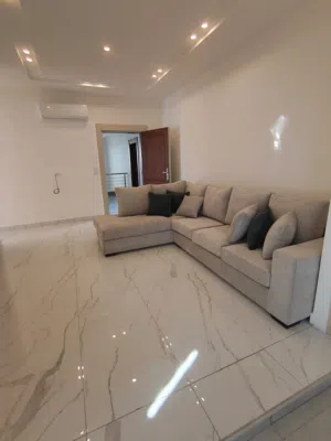 REF :l15033- روف مفروش فاخر للإيجار في منطقة السابع