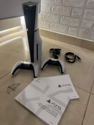 جهاز بليستيشن PS5 علي الشرط لا مفتوح ولا مصلح مع ايد اصليه بحاله الوكاله