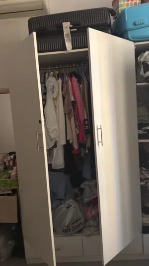 دولاب للبيع بحالة ممتازة