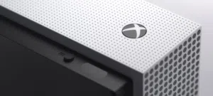 Xbox One S - سعة 1 تيرابايت - نظافة تامة (لم يفتح للصيانة)