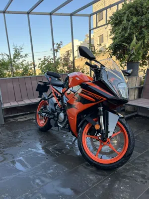 ...Ktm rc200