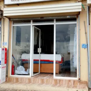 للبيع محل كي الملابس فقط سعر العرض الموجود مع العامل و اذا بدون العامل السعر في الوصف قابل للتفاوض