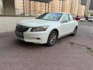 هوندا اكورد 4 سلندر موديل 2012