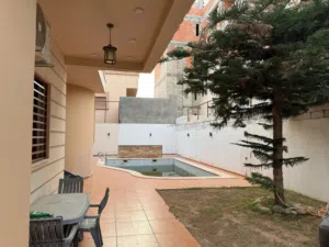 فيلا للبيع في السراج داخل المخطط خلف صيدلية سيف الارض 550