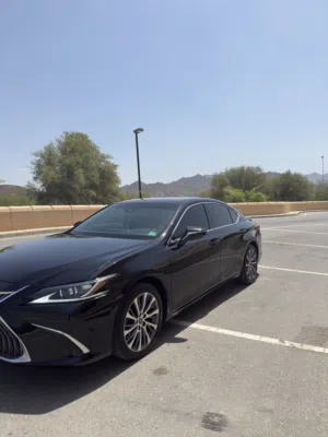 Used Lexus ES in Al Dakhiliya