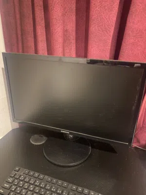 24 Samsung monitors for sale  in Hawally