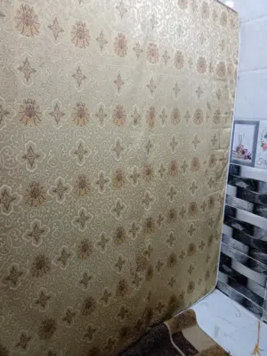 فرشه تخت اسفنج نخب اول يمكن ضغط 20او أكثر مش عارف الها عندي بس سنه للبيع