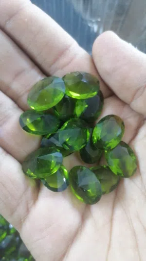 حجر زبرجد الطبيعي